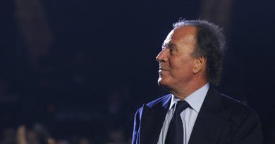 La Justicia determinó que Julio Iglesias es “padre biológico” de un hombre de 43 años La Justicia determinó que Julio Iglesias es “padre biológico” de un hombre de 43 años