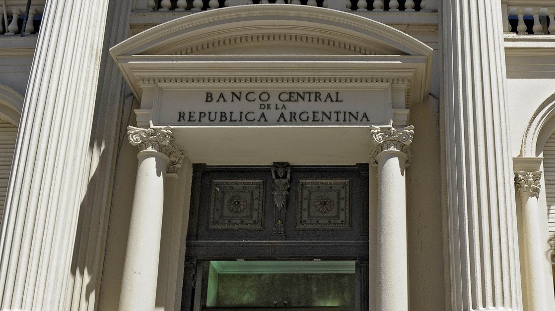 El Banco Central volvió a subir las tasas para frenar la inflación