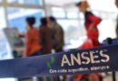ANSES paga con aumento y bono en abril: cuánto se cobra y calendario completo