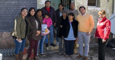 Concejales entregaron material didáctico a la Escuela Arismendi de Reyes Concejales entregaron material didáctico a la Escuela Arismendi de Reyes