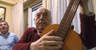 Murió Juan Carlos Saravia, histórico líder de Los Chalchaleros Murió Juan Carlos Saravia, histórico líder de Los Chalchaleros