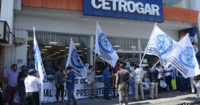 Empleados de comercios en contra del desdoblamiento de horarios en Cetrogar Empleados de comercios en contra del desdoblamiento de horarios en Cetrogar