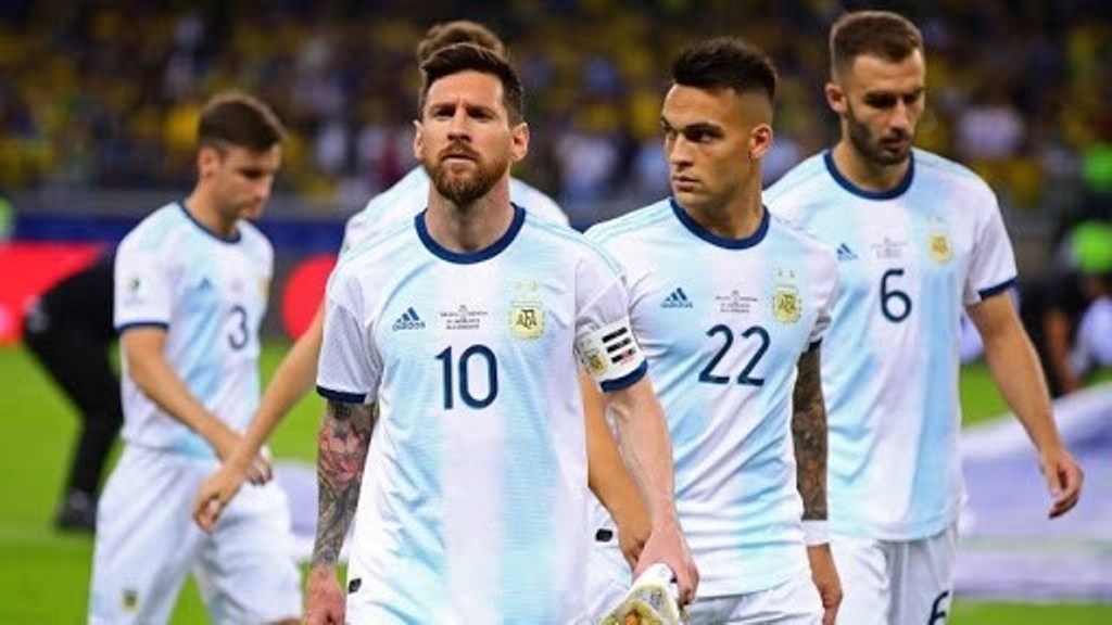 Argentina aplastó a Estonia con cinco goles de Messi