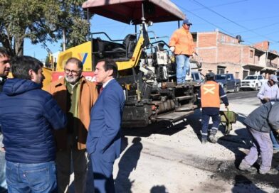 El Intendente Jorge y el gobernador Sadir supervisaron el avance de la pavimentación en Avenida Yuto