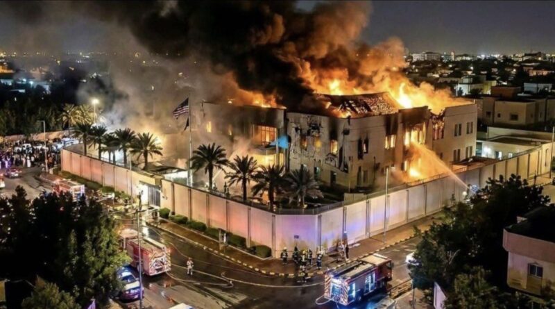 En llamas la embajada de Estados Unidos en Riad