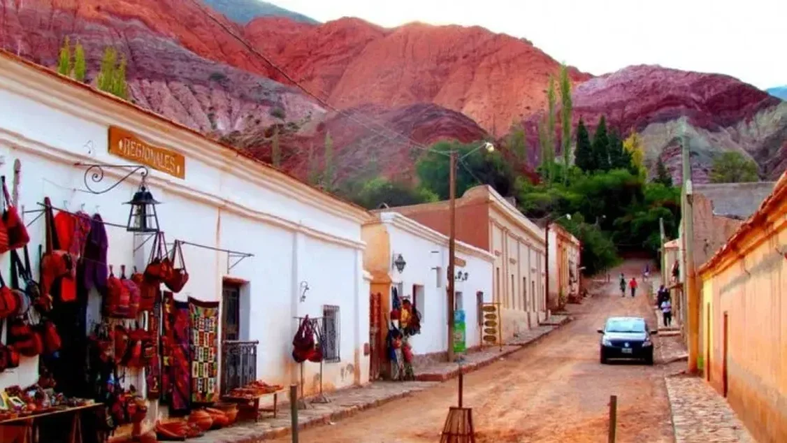 Jujuy arrancó la temporada de invierno con un 77,07% de ocupación turística y más de 17.600 visitantes Purmamarca
