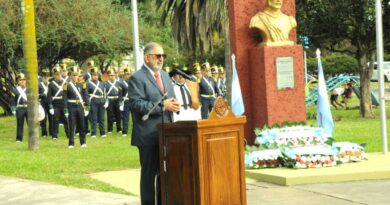 San Salvador de Jujuy celebró sus 433 años con desfile, homenajes y fuerte participación popular