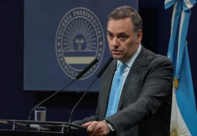 Avanza la investigación por los inmuebles de Manuel Adorni: declaró un testigo clave