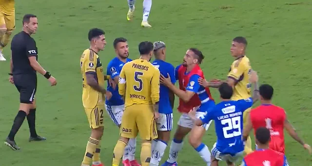 Boca perdió con Cruzeiro en Brasil y el final terminó con empujones y tensión en la Copa Libertadores