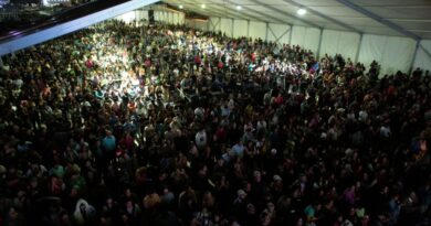 Miles de personas acompañaron la Serenata por los 433 años de San Salvador de Jujuy