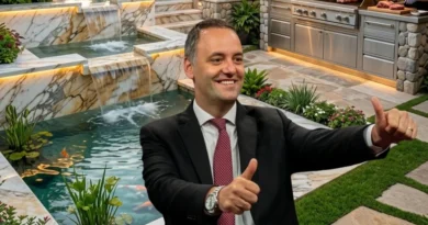 Manuel Adorni habló sobre las denuncias en su contra: “Voy a seguir usando mi casa y viajando”