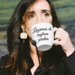 Villarruel salió en defensa de la Selección tras una agresión en redes: respondió con una taza que decía "Lágrimas de ingleses piratas" LÁGRIMAS DE INGLESES VILLARRUEL