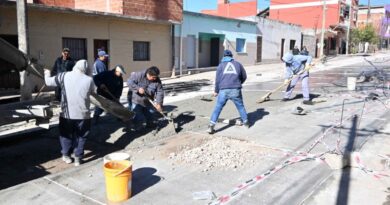 Obras Mixtas: el Municipio pavimentó una nueva cuadra en barrio General Arias y proyecta más obras