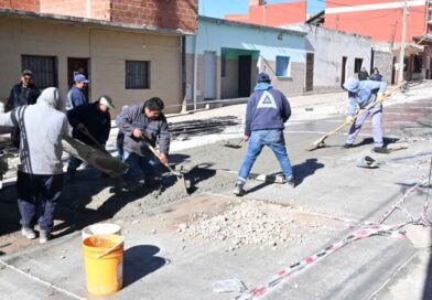 Obras Mixtas: el Municipio pavimentó una nueva cuadra en barrio General Arias y proyecta más obras