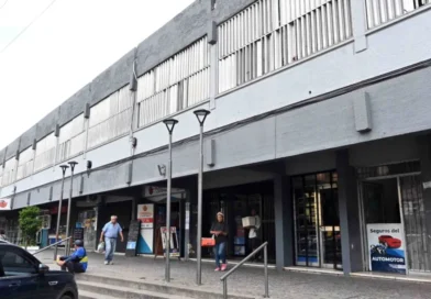 Comenzará la entrega de autorizaciones para vendedores de la economía popular en los Sábados Estudiantiles