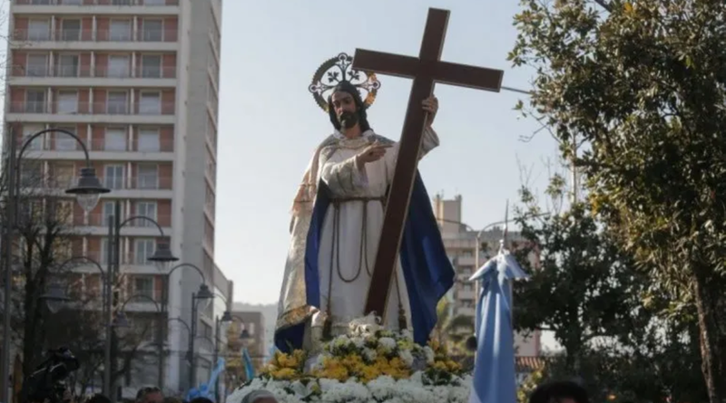 Procesión al Santísimo Salvador: habrá cortes de tránsito y restricciones en el centro de San Salvador de Jujuy Procesión al Santísimo Salvador: habrá cortes de tránsito y restricciones en el centro de San Salvador de Jujuy