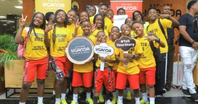 De héroes mundiales a un recibimiento inolvidable: así fue el regreso de los Ghetto Kids a Uganda tras bailar con Shakira en la final del Mundial De héroes mundiales a un recibimiento inolvidable: así fue el regreso de los Ghetto Kids a Uganda tras bailar con Shakira en la final del Mundial
