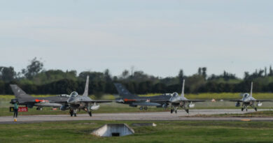 Llegaron los seis F-16 a Río Cuarto: Argentina ya recibió la mitad de los cazas comprados a Dinamarca