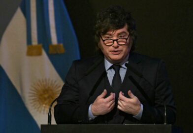El Gobierno aumentará por decreto el salario mínimo: llegará a $437.000 en abril de 2027